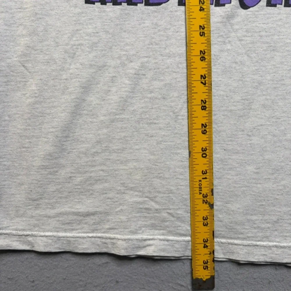 Looney Tunes T-Shirt Mens XL Gray Bugs Bunny Midnight Snack Vintage 90s Graphic